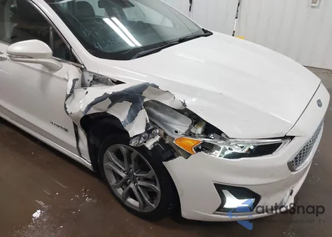 2019 Ford Fusion Hybrid Titanium из США, поврежденный, VIN 3FA6P0RU7KR211779